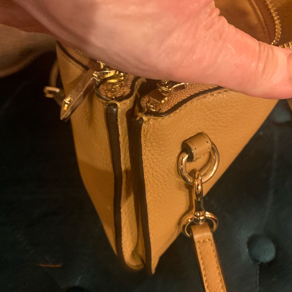 💥💥NWT off COACH LYLA XBODY LIGHT SADDLE TRIPLE GUSSET - Picture 8 of 10